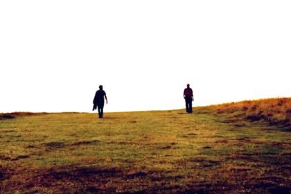 انسان خردمند بر شانه‌ی غول‌ها