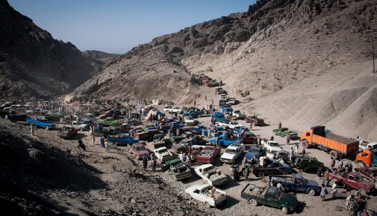 نیروهای نظامی ایران در استان هرمزگان این کشور ۱۵۰ افغانستانی را بازداشت کردند