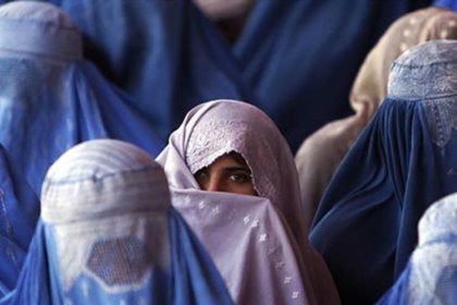 استبداد دینی و فرهنگ مرد‌سالار (بر زنان افغانستان چه می‌گذرد!؟)