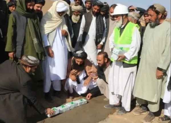 ساخت ۷۳۰ منزل مسکونی برای زلزلهزدگان استان هرات