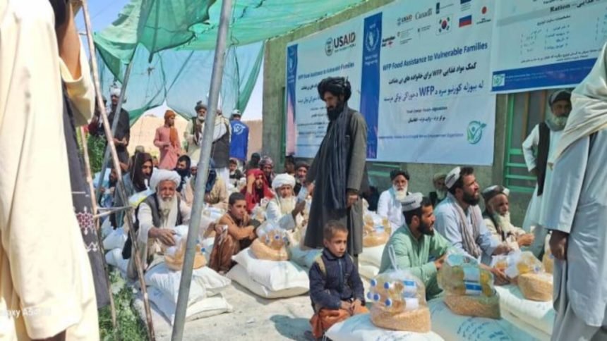 توزیع کمک به بیش از شش هزار خانواده‌ی نیازمند در سه استان کشور از سوی برنامه‌ی جهانی غذا