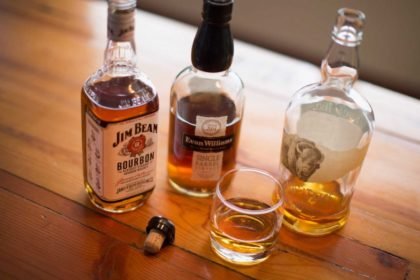 دانمارک فروش نوشابه‌های الکلی و نسوار را به افراد زیر سن ۱۹ سال در این کشور ممنوع اعلام کرد