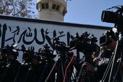 خبر‌نگاران در تبعید خواهان آزادی رامین امیری و عبیدالله احمدی شدند