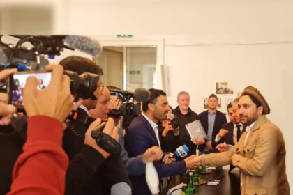 تحلیل‌گران: احمد مسعود به مسایل سیاسی افغانستان نگاه عارفانه-شاعرانه دارد