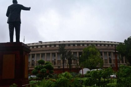 رسانه‌های هندی: هند نمایندۀ طالبان را بدون «سمت مشخص دیپلوماتیک» می‌پذیرد