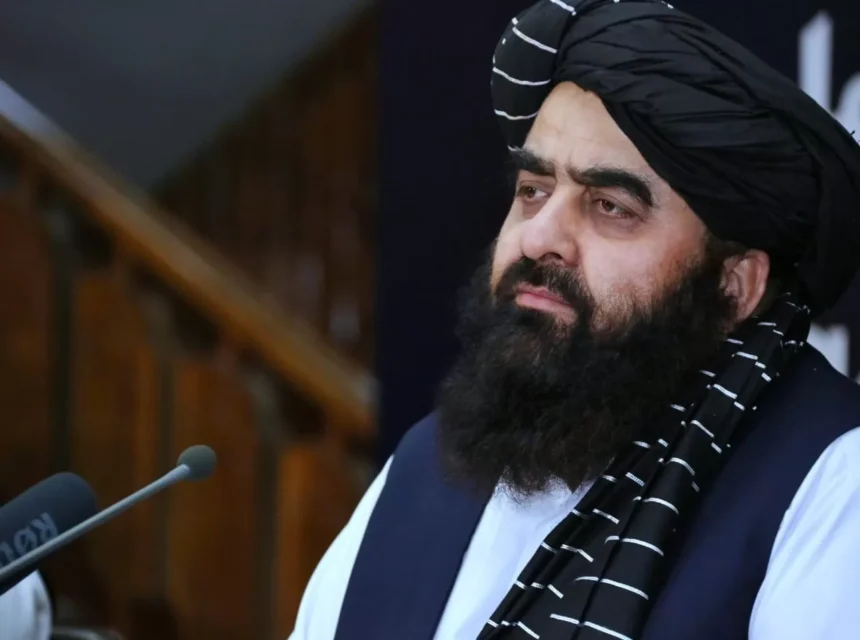 متقی به‌تاجران: کی گفته طالبان باهم اختلاف دارند؟ من ندیدم