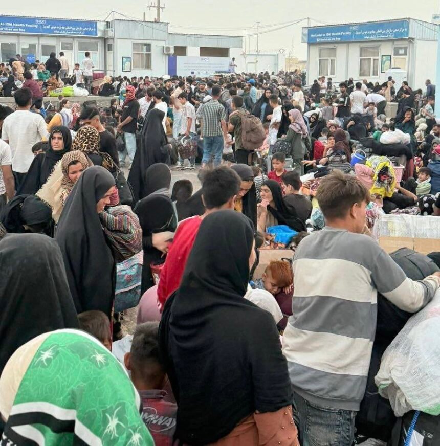 طالبان از بازگشت بیش از ۳۰ هزار مهاجر از ایران در یک روز خبردادند