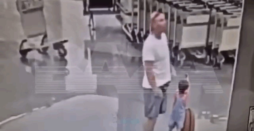 کودک ۱۸ ماهه افغانستانی پس از حمله خشونت‌بار در فرودگاه روسیه به کُما رفت