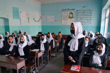 وزارت معارف طالبان: اختلاط در مکاتب ممنوع و کارمندان باید هم‌جنس شاگردان باشند