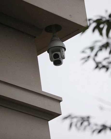 جمع‌آوری اجباری پول برای نصب دوربین‌های نظارتی در مزارشریف؛ شهروندان: طالبان حریم خصوصی را نقض می‌کند