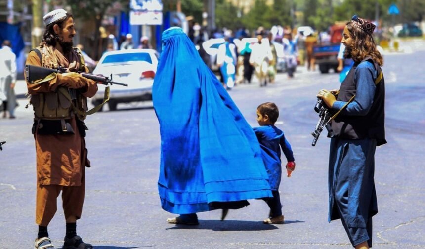 جنبش تحول تاریخ زنان افغانستان: رسمیت بخشی مسکو به طالبان، مشروعیت بخشی به تروریسم است