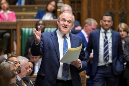 رهبر لیبرال دموکراتهای بریتانیا