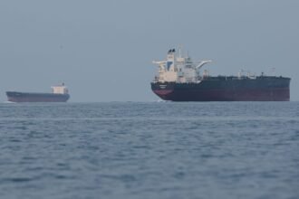 توقف کشتی ایرانی توسط آمریکا