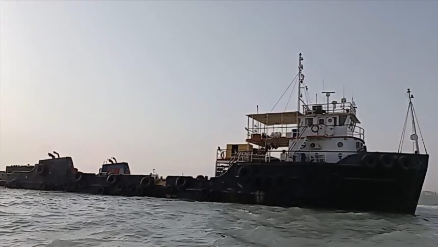 سپاه پاسداران توقف دو کشتی