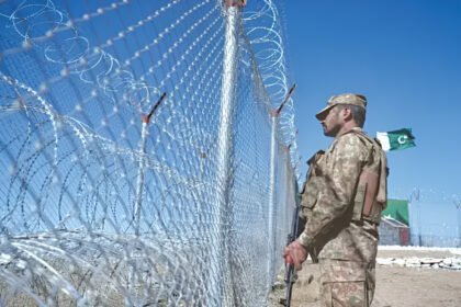 درگیری مرزی میان طالبان و پاکستان؛ دو طرف مواضع یکدیگر را هدف قرار دادند 