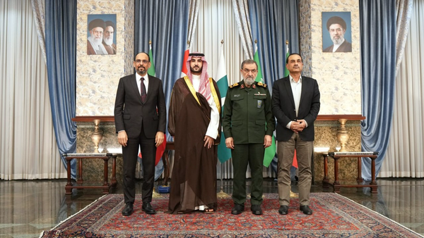 محسن رضایی: بر خروج اسرائیل از جنوب لبنان، سوریه و سرزمین‌های فلسطینی توافق کردیم 